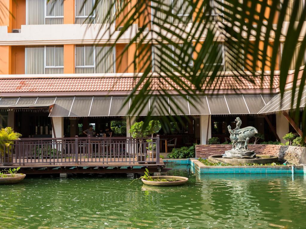 Eastern Grand Palace Pattaya Bagian luar foto
