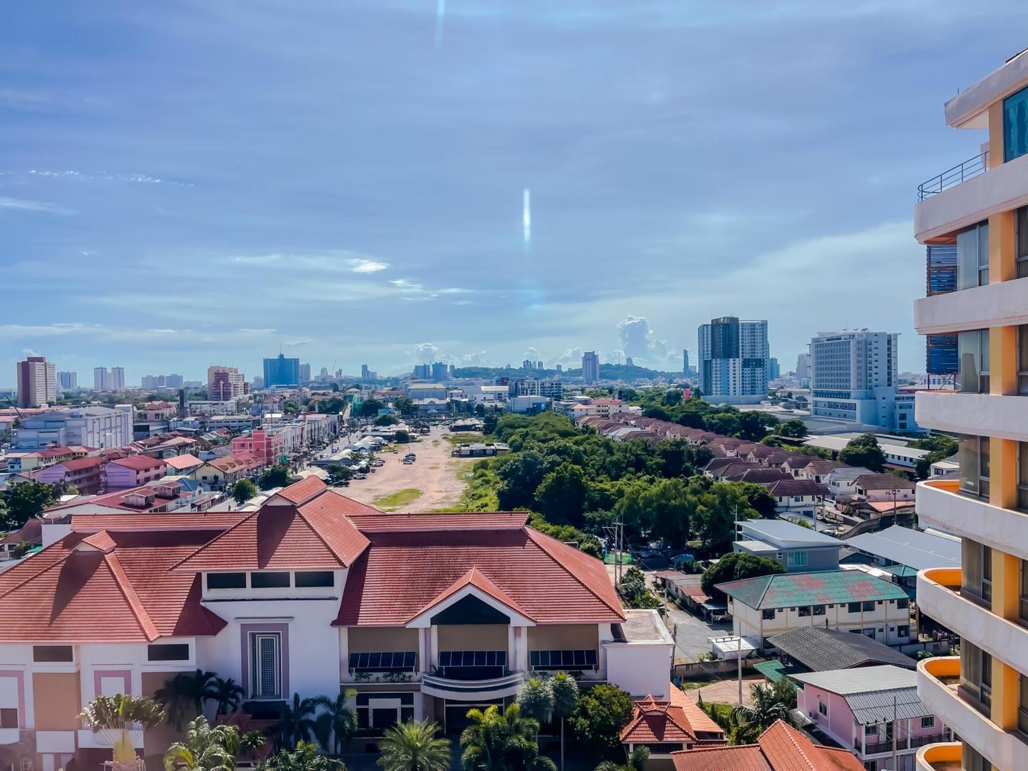 Eastern Grand Palace Pattaya Bagian luar foto